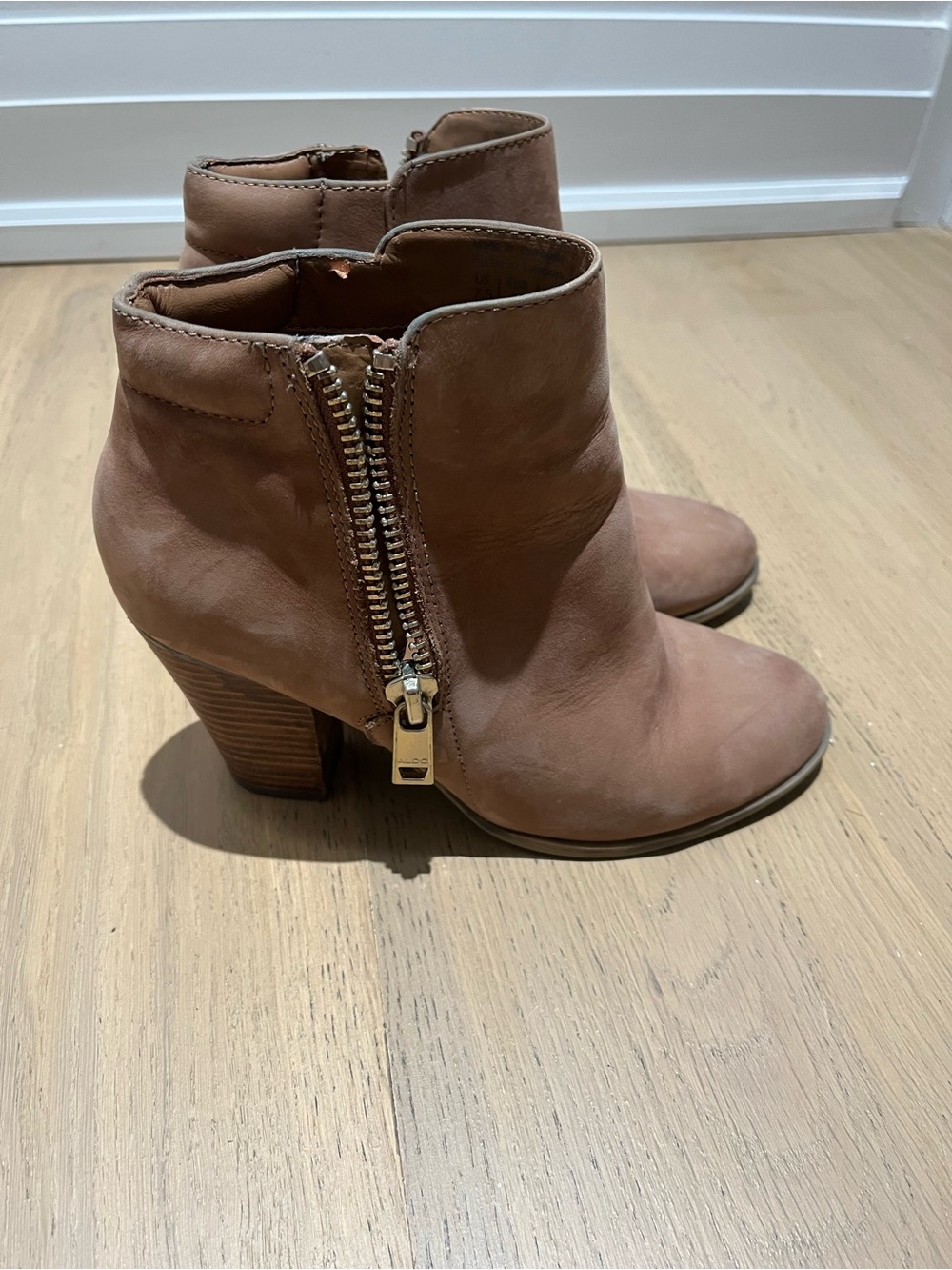 Aldo Dusty Taupe Leather Ankle Boot with Gold Side Zip